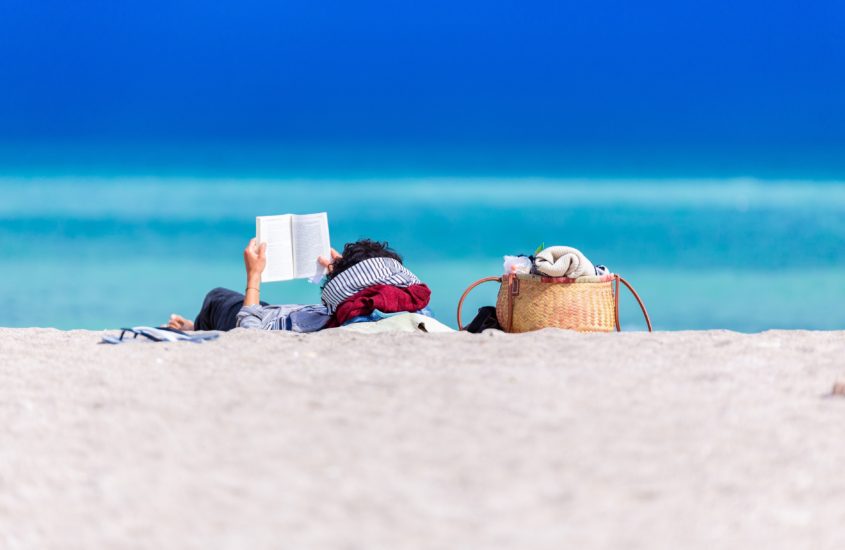 5 Summer Beach Reads You Need To Read By: Sayantika Mandal